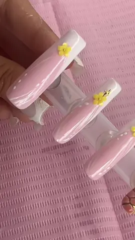 #beginnernailtech #fyp #nails #pressons #blowthisup 