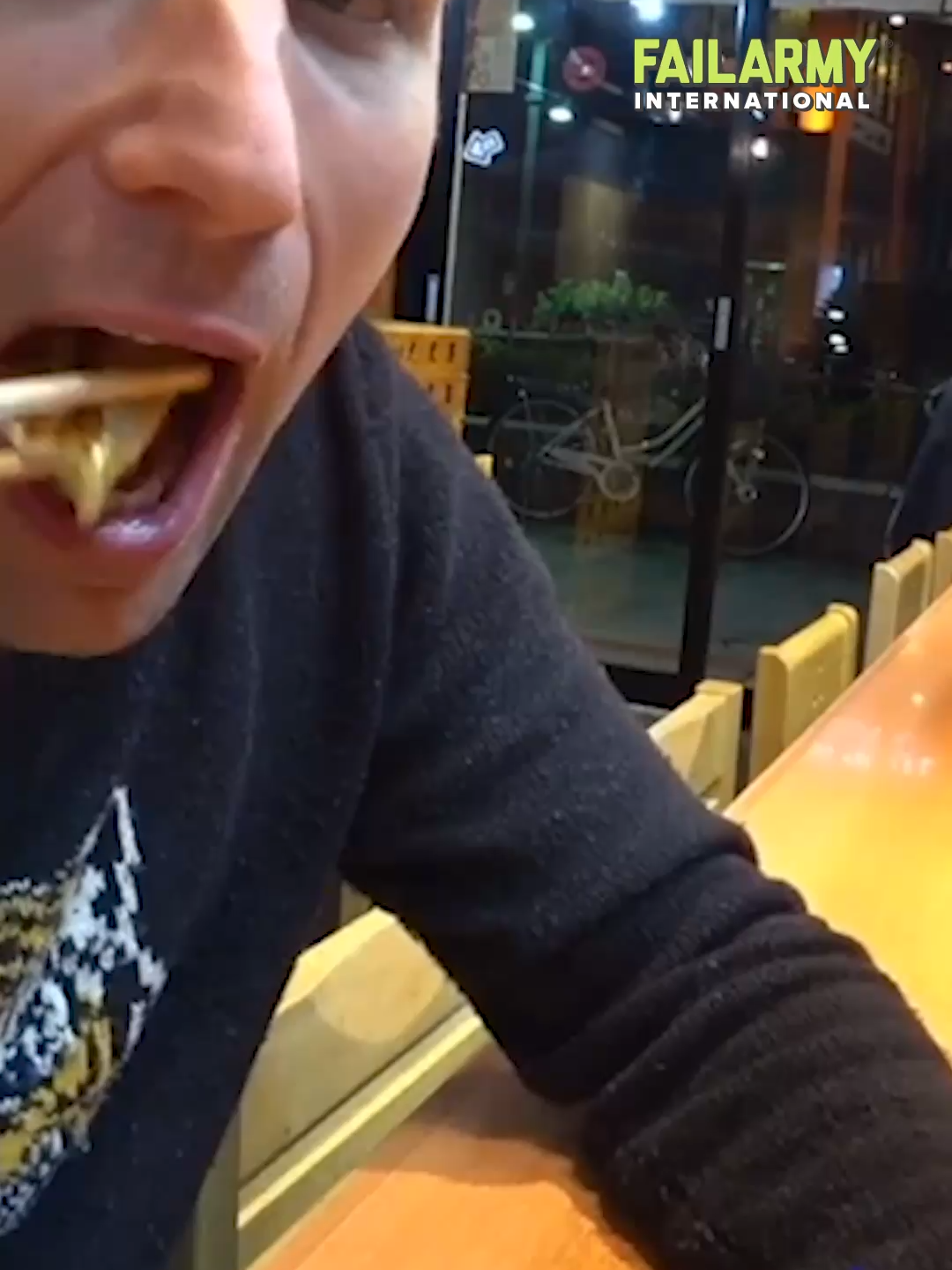 When someone crashes your restaurant vlog 🍱🫣 #vlog #crash #fail #reaction