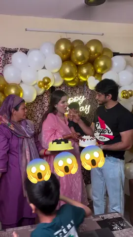 Replying to @meethi.jan.35 #funnyvideo🌹😆 #duet #behappy #foryou 