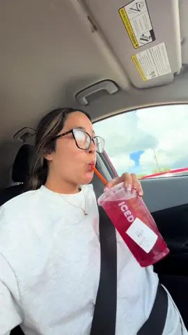 We love a @Dunkin' energy! And a car concert 🎶  #momtok #contentcreator #carconcert #workingmom #dunkin 