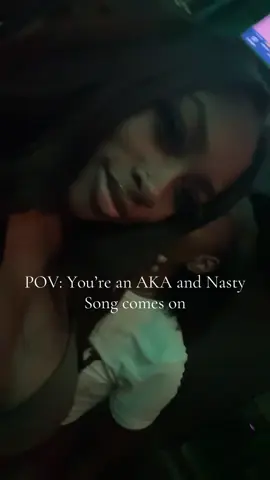 We love a good Nasty Song stroll    🩷💚