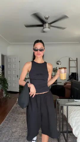 Final fit check in the apartment 🫶🏼 
