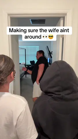 I’m the Boss… when wife aint around 😂 #fypシ゚ #boss #rickross #realboss #bossenergy #backup #husbandlife #dadlife #dadsoftiktok #dadsbelike #discipline #knowyourworth 