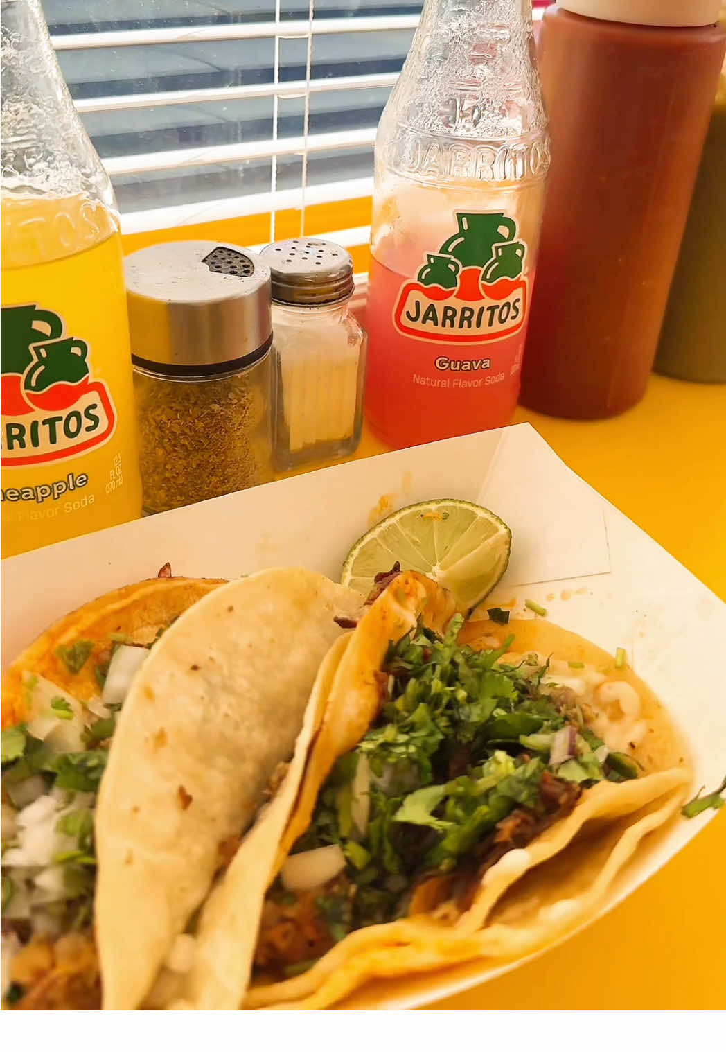 I couldn’t resist 🌮😋 #tacoscarnitas #tacotok #FoodLover #foodcravings @Jarritos