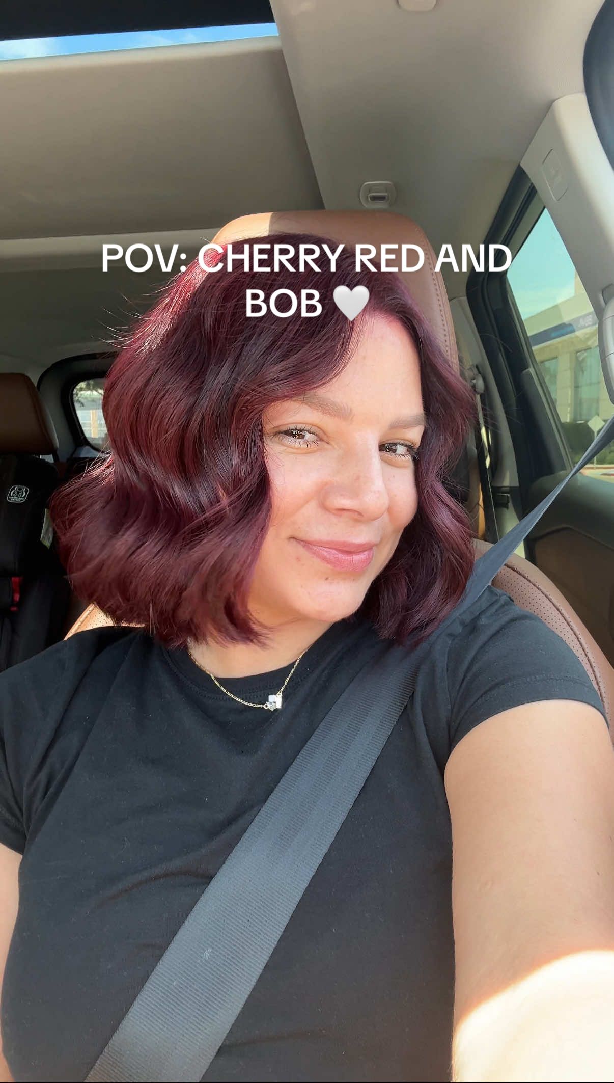 And that cherry red color 😮‍💨🍒 #cherryred #cherryredhair #haircut #bob #bobhaircut 