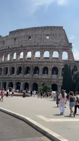 Roma, quanto sei bella ✨🇮🇹🫶🏻#colosseum #roma #italy #foryou 