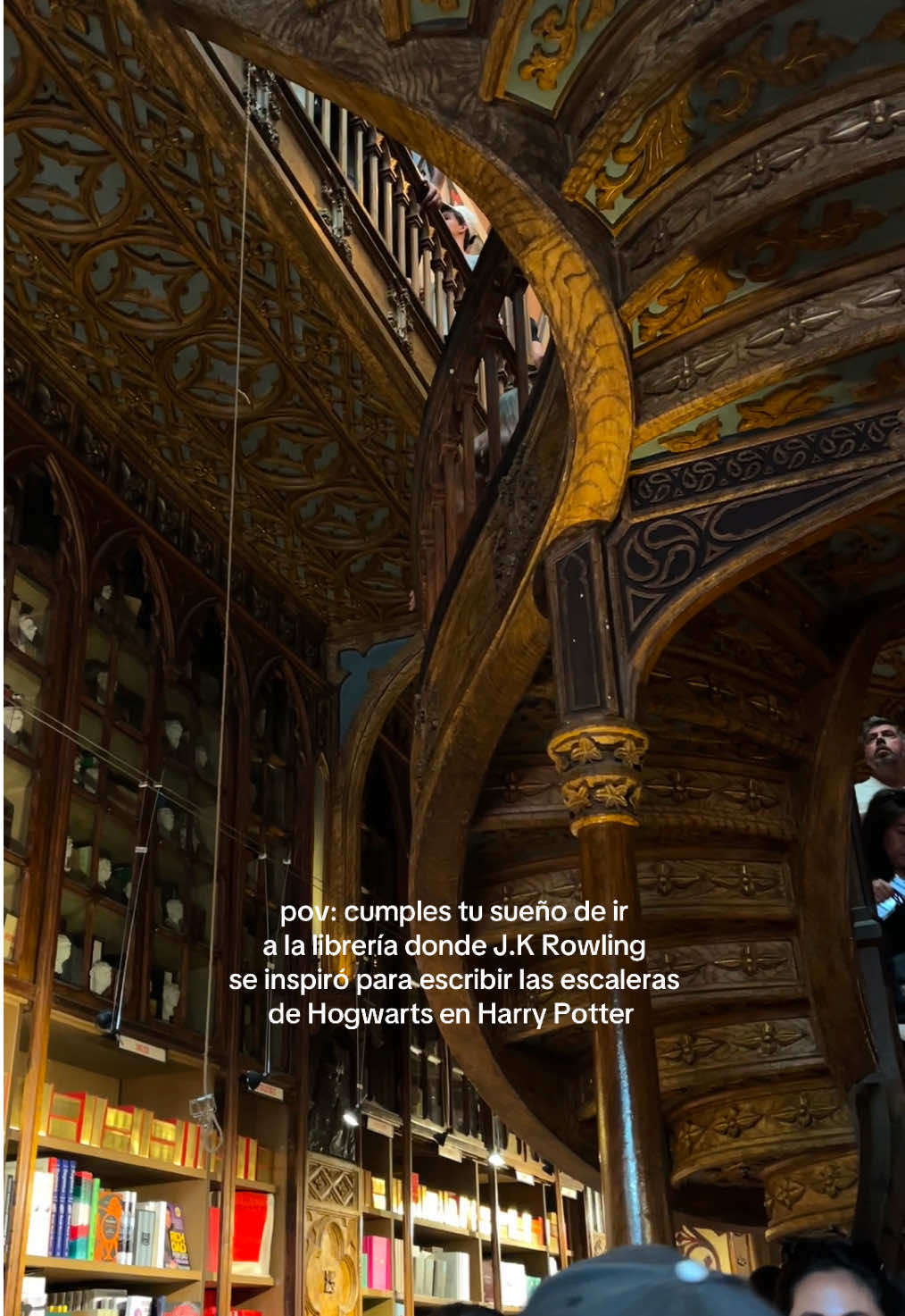 📍Librería Lello, Oporto, Portugal #books #booktoker #harrypotter #harrypotterbooks #jkrowling 