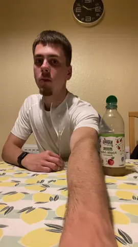 First and last time doing a tiktok trend….🥲 #fyp #foryou #juiceaholic #applejuice 
