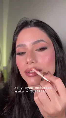 Como fazer esfumado alongado com preto - tutorial completo ✨ #maquiagemtiktok #tutorialdemaquiagem #tutorialmakeup #maquiadoratiktok #olhopreto 