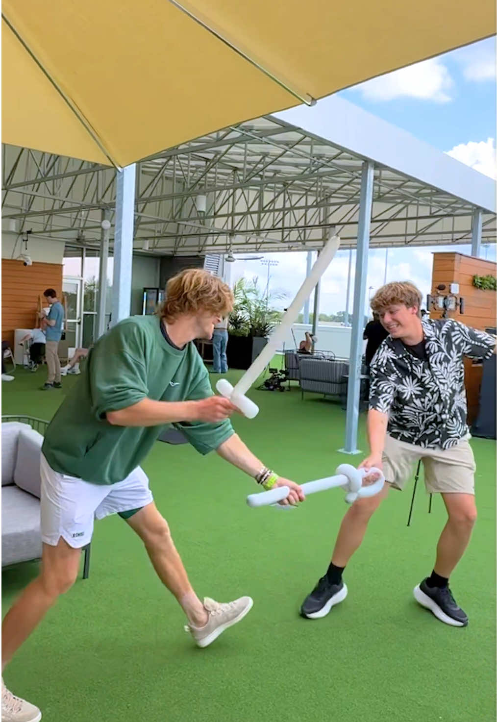 He probably didn’t imagine he’d get to sword fight with Andrey Rublev 😂🔥 (@Nadia Houneini ) #tennis #tennistiktok #tennisplayer #tennistok 
