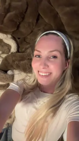 I don’t get anything from this at all, just really stand for what @lolablankets is about and I love them! Yall go use my fav girl @Tezza code Tezza50, OH and you get a $50 GC with your purchase! This is literally a STEAL! Go now while you can https://lolablankets.com