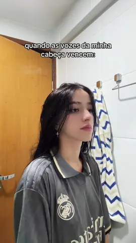 minha cabeça eh um caos de loucuras