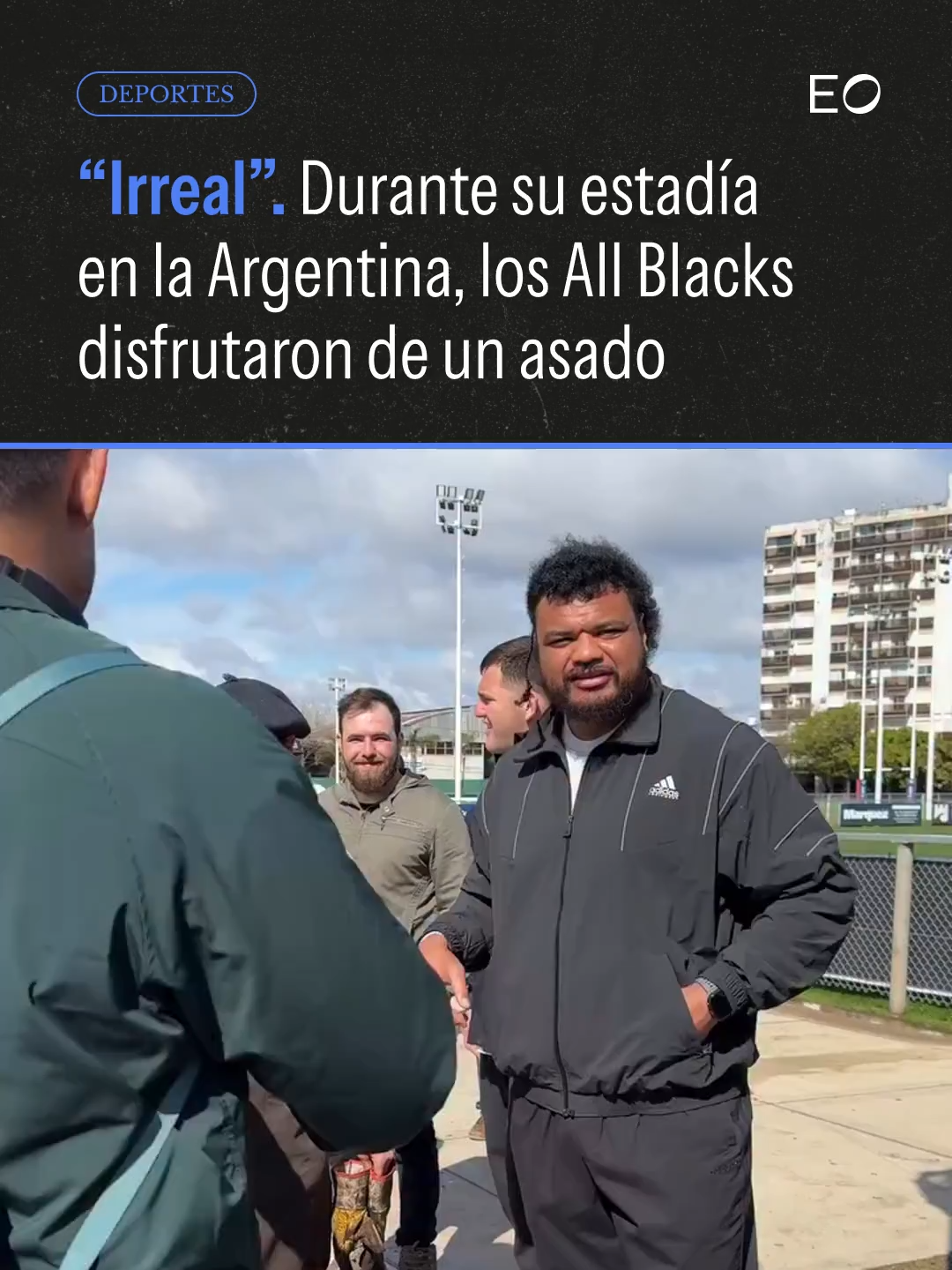 🏉🇳🇿 Durante su visita a la Argentina, los All Blacks disfrutaron de un asado ➡️ Luego de la reciente derrota de Los Pumas en Córdoba, la selección argentina volverá a enfrentarse al conjunto neozelandés este sábado por la segunda fecha del Rugby Championship 2025. Mientras esperan al encuentro, los oceánicos fueron agasajados con un típico almuerzo en el club San Fernando.