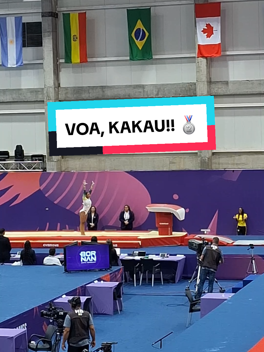 VOA, KAKAU!! 🥈 Kauany Aquino ganhou a medalha de prata na final do salto dos Jogos Pan-Americanos Júnior Assunção-2025. A brasileira cravou os seus dois saltos para assegurar a medalha #Ginastica #Gymnastics #Asuncion2025 #TikTokEsportes  #TikTokNews 