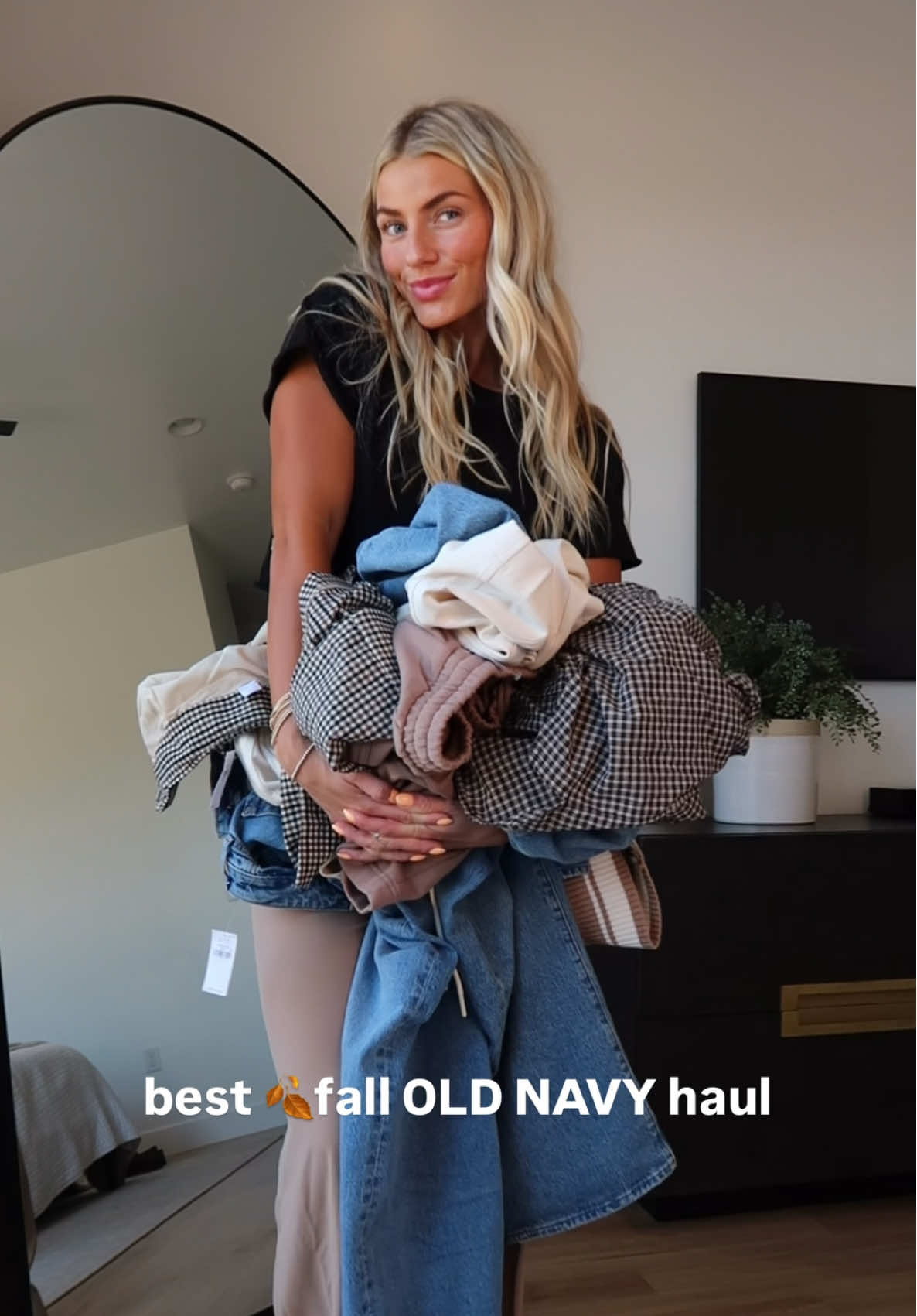 ✨ Cutest pieces for FALL 🍂 + so many of these finds are on sale right now 👏🏼  I have all of these outfits linked with sizing info on my LTK in my bio @Old Navy Official 🤎😘  #oldnavystyle #oldnavyhaul #fashionhaul #fallfashion #oldnavy   