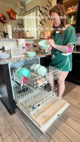 Clean house = happy Katelyn 🙋🏻‍♀️ #CleanTok #MomsofTikTok #sahm #fyp #cleanwithme 