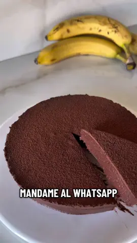 🤯 Una torta con solo 2 ingredientes y lista en 5 minutos… ¿puede existir? 🍌+🍫 = la combinación más rica y encima es sin gluten, sin lactosa y vegana 🌿 Perfecta para cuando terminás de cenar y te agarra ese antojo dulce 😍 📲 Guardá este video y si querés las cantidades exactas, mandame al WhatsApp la palabra CANTIDADES.  #recetas #saludables #paratii #delicious #postres 