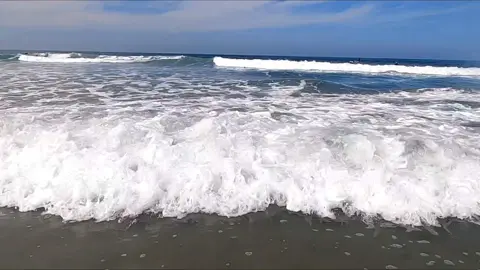 Morning dip in the pacific #surfinglife #gopro #underwater #waves #surfer 