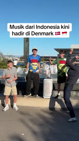 Lagu Indonesia mana yang ingin Anda dengar selanjutnya? #indonesia🇮🇩 #tabolabale #lucu @FelixFc🐐 