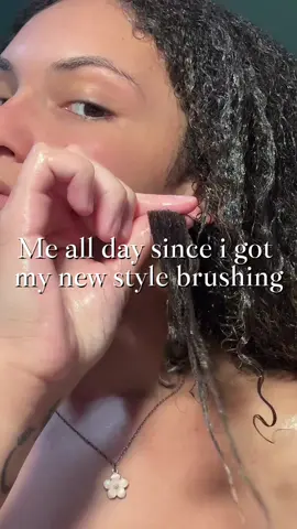 Doing my hair just got a whole lot more fun!😝 Affordable curly hair care is something i will ALWAYS go for! #fyp #curlyhair #curls #curlyhairroutine #beauty 