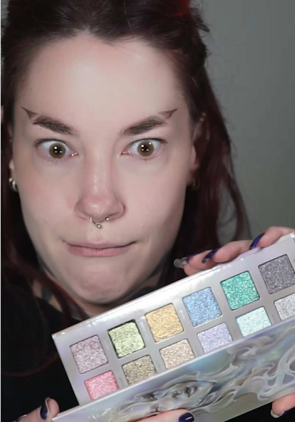 yeahhh i can’t stay calm for this one. full version up on 📺 ily @Blend Bunny Cosmetics @Ellis_Atlantis #makeup #beauty #makeuptutorial #makeuptips #unboxing 
