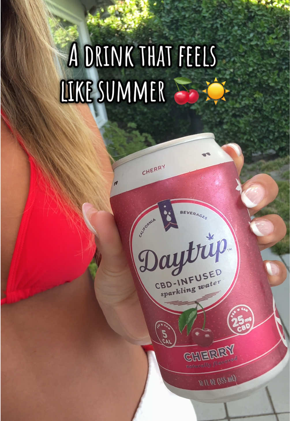 Summer doesn’t have to end as long as you have a cold Daytrip 🤭🍒 #wellness #mocktails #sober #healthylifestyle #Fitness 
