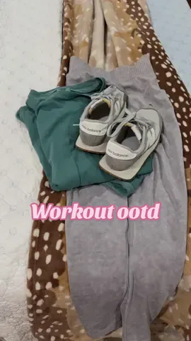 Leggings linked in video 🫶🏻 #fyp#foryou#gym#workout#OOTD #Loveyourboobs 