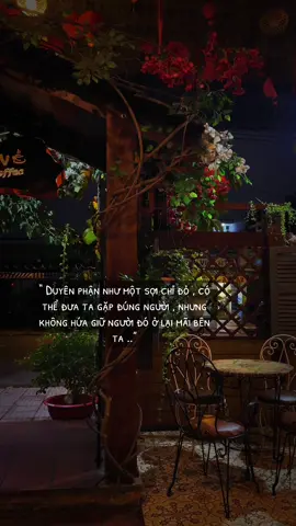 Trên mạng xã hội đang nói về câu chuyện một ông chú nghèo , hơn 10 năm cưu mang , lo toang , dành trọn cả tấm chân tình để chở che cho một người , nhưng cuối cùng chỉ còn lại một mình lặng lẽ nơi xóm nghèo . Người ở lại mang theo vết thương lòng khó nguôi , còn người ra đi chọn trở về bên vòng tay cũ . Dẫu biết cuộc đời vốn nhiều ngã rẽ , nhưng sao vẫn thấy xót xa cho tấm chân tình đã đặt trọn niềm tin , để rồi đổi lại chỉ là bóng dáng cô đơn giữa chiều tàn …✍️#cau5  #nhaccover #nhac_hay #nhactamtrang #tamtrang 
