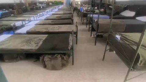 así les toca vivir a los soldados, sean responsables con su tropa.