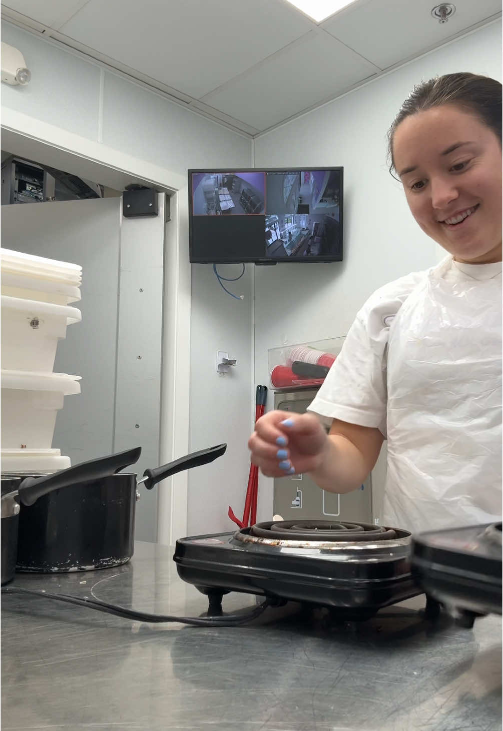 Another sold out day!!! First 3 weeks of August have been a total dream and blessing🥹 #carolinescookies #eatcarolinescookies #lafayette #perkinsrowebr #lafayettela #fyp #batonrouge #dubaichocolatecookie #carolinescookiesbr #dubaichocolatebar 