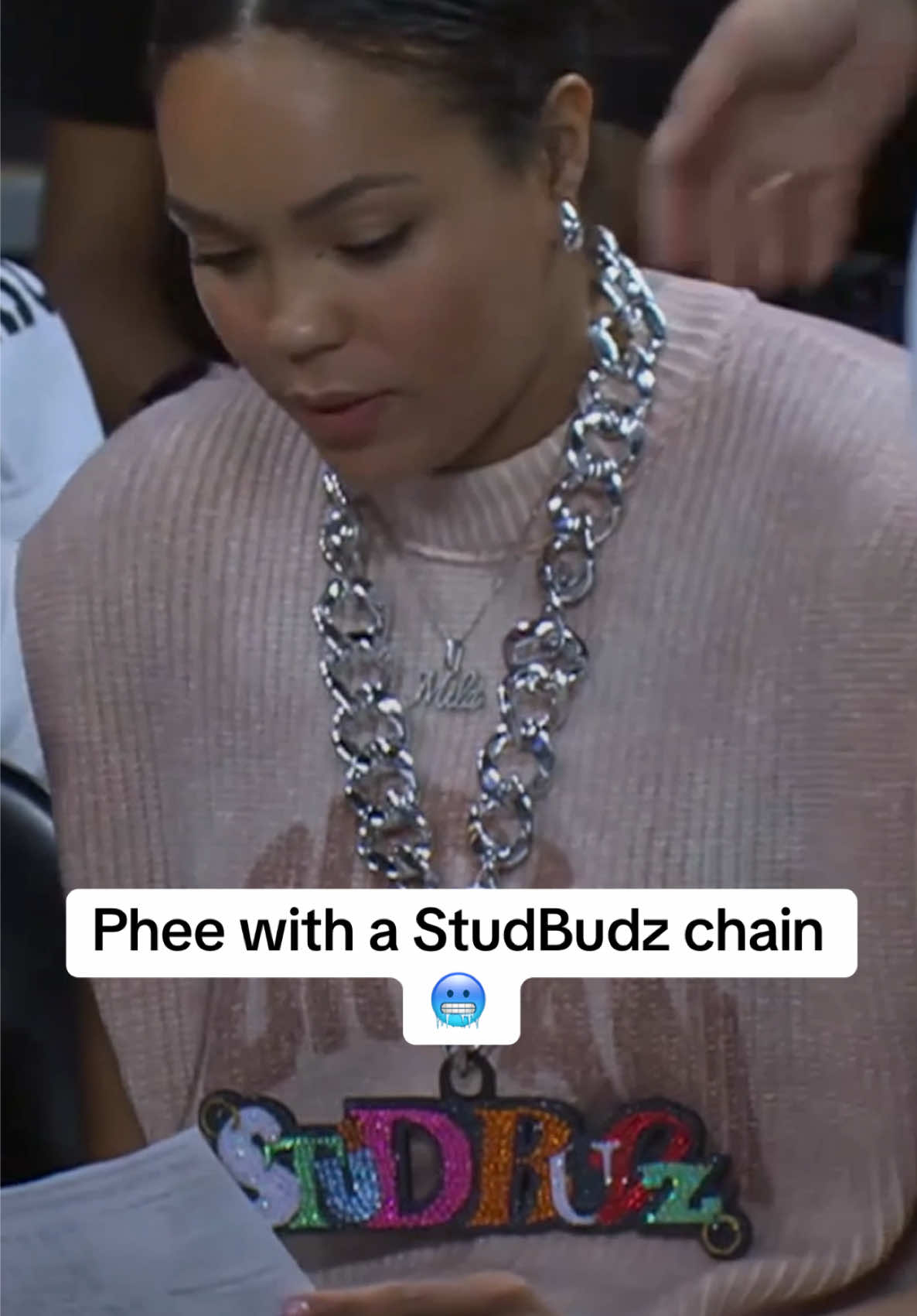 Napheesa Collier just casually rocking a StudBudz chain on the bench 😂 #WNBA #napheesacollier #lynx #studbudz #womensbasketball 