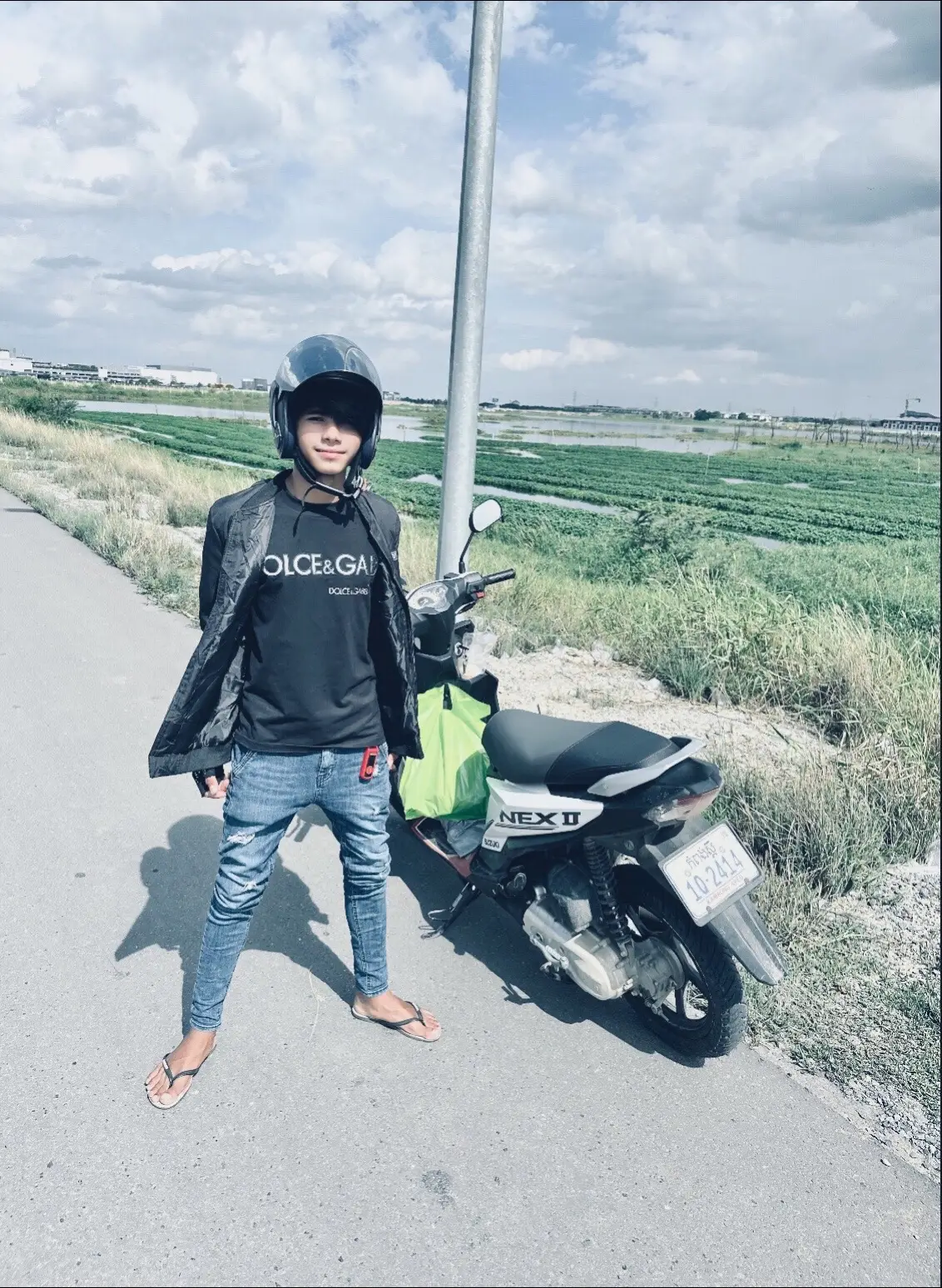 អោយខ្ញុំទៅប្រកួតប្រជែង ជាមួយអ្នកណា? បើរាល់ថ្ងៃខ្ញុំប្រឹង ប្រជែងជាមួយព្រេងវាសនាខ្លួន សឹងតែមិនរសផង..❣️#zxycba #fyp #fypシ 