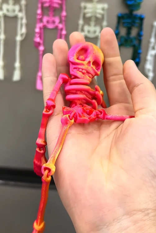 Every time I open the fridge, this skeleton looks at me like: ‘Do you really need that snack?’ 💀🍕 He’s not here to hold up your grocery list—he’s here to hold you accountable 😂 Spooky, sassy, and silently judging your midnight cravings 👀 Stick him on and prepare to be roasted daily 🔥 #FridgeSkeleton#SpookyVibesOnly#FunnyHomeDecor#TikTokMadeMeBuyIt#SkeletonMood