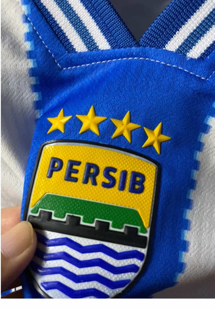 PERSIB GRADE ORI LOGO KARET TIMBUL. Request nama pilih yg custom. Buat anak yg full printing yaa bukan GO#persib #persib2026 #jerseypersib #maungbandung 