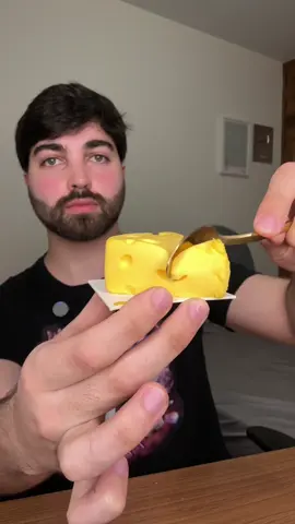 tive que comprar essas comida do ‘tom & jerry’ que tava todo mundo falando! 🧀