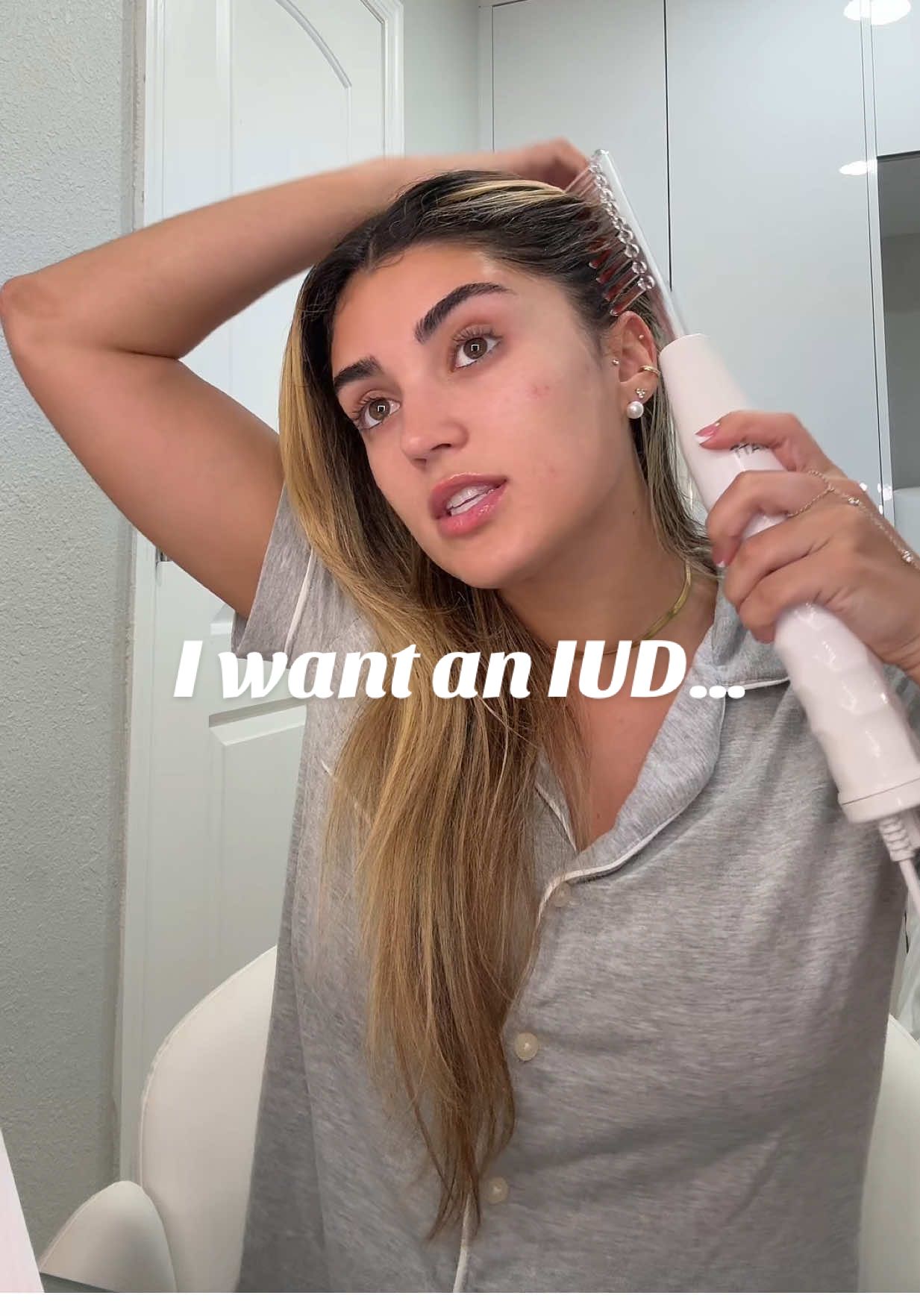 Lmk your opinions and thoughts on getting an IUD!!! Birth control pills was the worse thing for me sooo help your girl out 😩😭  #birthcontrol #iud #women #womenshealth #obgyn  