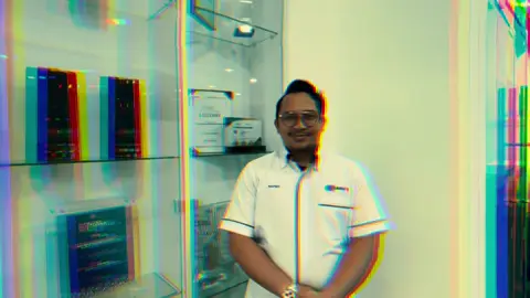 Sempena sambutan Hari Kemerdekaan ke-68, HARTA ingin berkongsi tentang kemerdekaan dan perpaduan dari pelbagai perspektif. Setiap jawapan yang diberikan menggambarkan betapa berbezanya pandangan, namun disatukan oleh satu semangat yang sama iaitu semangat cintakan tanah air Bagi anda pula, apakah erti sebenar kemerdekaan dan perpaduan dalam kehidupan seharian? Jom kongsi pendapat anda di ruangan komen.  #merdeka68 #HariKebangsaan2025 #malaysiamadanirakyatdisantuni #HARTAKITA #HARTAWAN