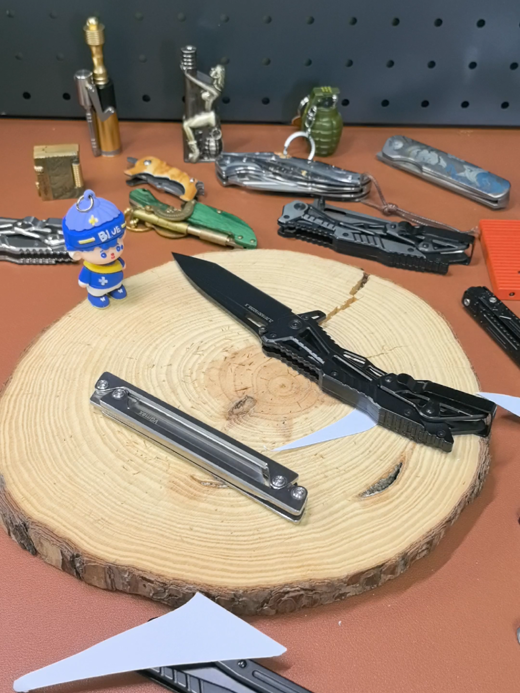 Do you want one? #EDCKnife #PocketKnife #CoolKnives #USA #craftededge 