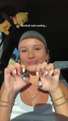 being a supportive gf or whateva😚🏈 #fyp #nailinspo #trending #footballszn #couple 