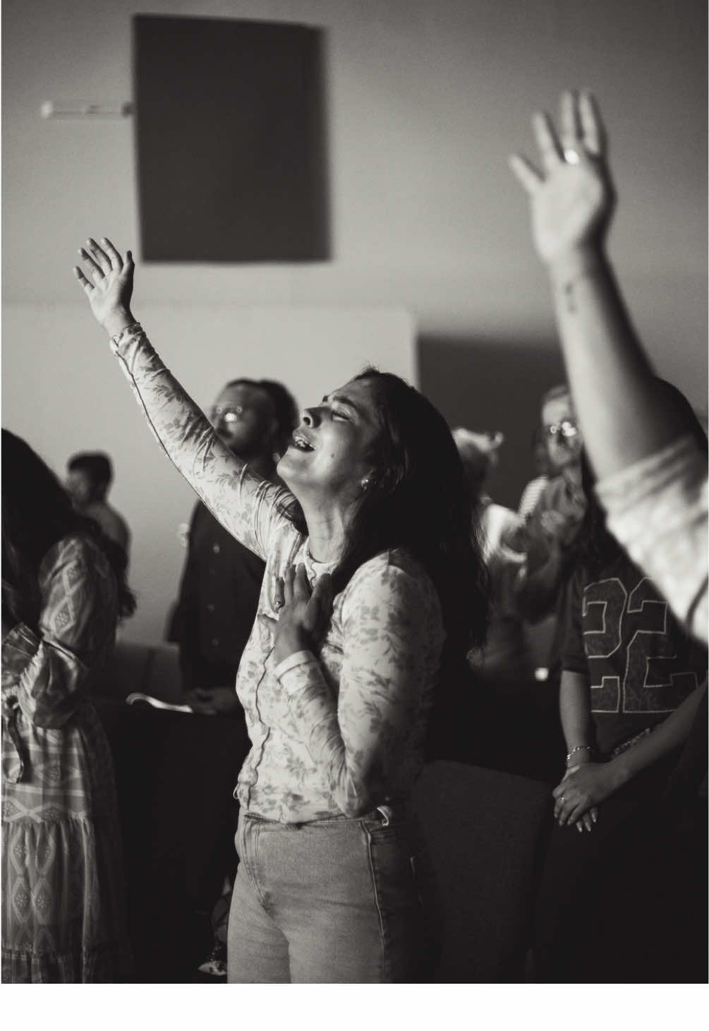 Growth doesn’t come from what’s easy. It’s born in the weight you didn’t think you could carry. That’s where character is formed and joy becomes strength. God is shaping you to sustain what He’s preparing. The blessing is coming but your character is what will carry it. El crecimiento no nace de lo fácil. Se forma bajo el peso que pensaste que no podías levantar. Ahí se forja el carácter y la alegría se convierte en fuerza. Dios te está formando para sostener lo que Él está preparando. La bendición viene pero tu carácter es lo que la podrá sostener. 