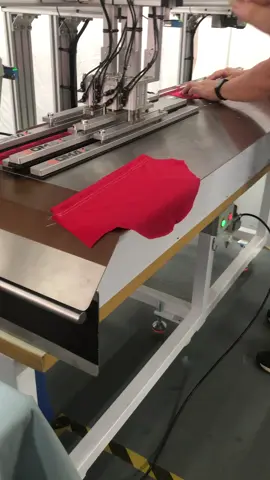 Automatic open single piece /sleeve bottom hemming machine #sewing #sewingdaily #foryou #DIY #sewingmachine #sewingtiktok #garments #apparel #sleeve #factory #tshirt #poloshirt #somx 