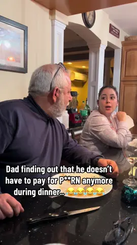 😂😂😂😂 @gina.marie.vega your dad is everything lmfao I almost passed out on the chair. #funny #lol #italian #family #familytime 