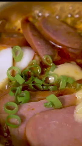 Here's an easy way to enjoy Budae Ramyun for newbies 🍜 #nongshim #nongshimusa #budaeramyun #armystew #howto #cookingtutorial #kfood