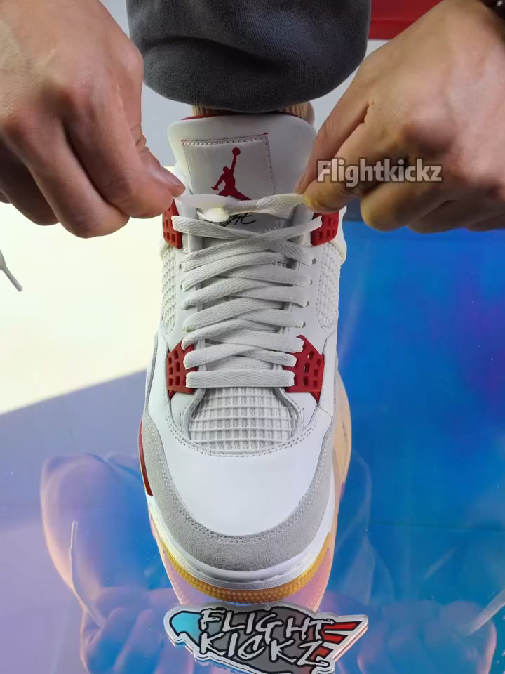 Conteúdo educativo 📌 Veja como amarrar seu Nike SB x Air Jordan 4 Retro SP ‘Varsity Red’ Quer deixar seu par ainda mais autêntico? How to lace sneaker #kickstagram #complexkicks #jordansdaily #Jordan4 #sneakerhead #theshoegame #nikesb #snkrskickcheck #outfitinspiration #jordan #nicekicks #jordandepot #nikeairjordan #igsneakercommunity #nicekicks #style #jordanretro #nike #airjordan4 #jordan4sb #heatonfeetgang #sneaker #style #outfitinspo #photooftheday #friendfamily #kicksonfire #aj4