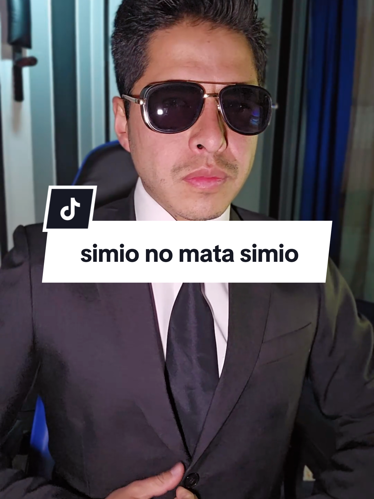 simio no mata simio, amistad entre hombres, rutina de gimnasio, proteína y creatina, código de hombres, ligar entre amigos, 2p2, men in Black, tibios, el enemigo de mi enemigo es mi amigo