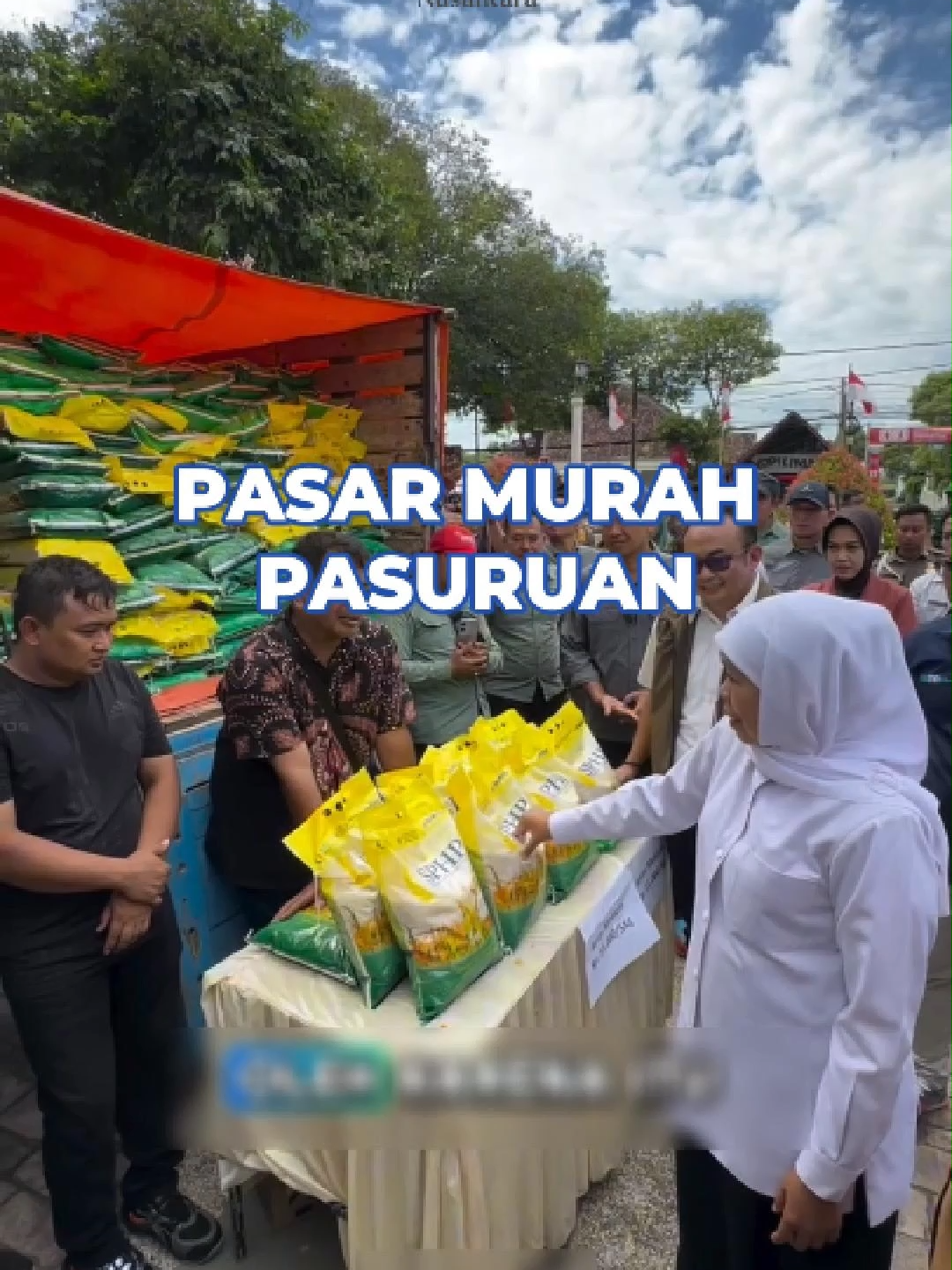 @pemprovjatim di bawah kepemimpinan Gubernur Khofifah memastikan stok beras dan sembako tetap aman dan distribusi lancar. Melalui program Koperasi Merah Putih dan pasar murah di Pasuruan, kebutuhan masyarakat terus dijaga.	 #JatimHebat #jatimgotongroyong #JatimSejahtera #jatimtebarmanfaat #nawabaktisatya #mendukungastacita #sinergimembangunnegeri #viral #fyp #pemprovjatim #pemprofjatim #gerbangbarunusantara #PemprovJatimPeduli #jatimsejahtera #JatimPeduli #JatimNyataKerjanya