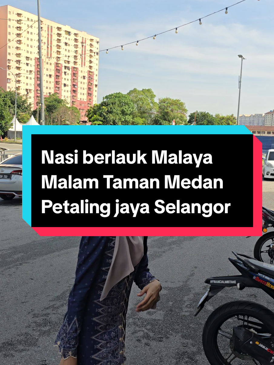 Selamat datang ke Nasi Belauk Malaya Taman Medan  Petaling Jaya dan Nasi Belauk Malaya Puchong Permai. Kami menyediakan pelbagai hidangan istimewa Pantai Timur seperti nasi dagang, nasi kerabu, gulai ayam, gulai daging, gulai kuning, gulai kambing, kerutuk itik, lontong Malaya, bihun Malaya, aneka kuih tradisional dan moden.  Dibuka setiap hari dari jam 6.30 pagi hingga 12.00 tengahari. Jemput semua datang dan rasai sendiri kelazatan masakan kami! #NasiBerlaukMalaya  #NasiKerabuMalaya  #NasiDagangMalaya  #LontongMalaya  #KuihMuihMalaya 