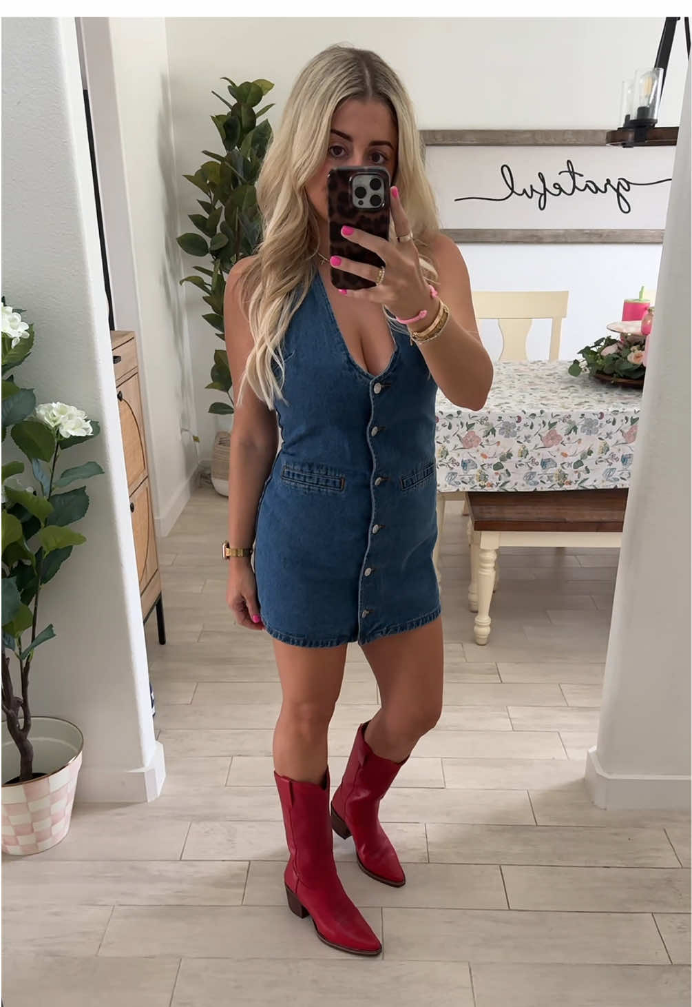 Red leather boots are 10/10!!! #outfitinspo #boots #tiktokshop #fyp #countryconcertoutfit 