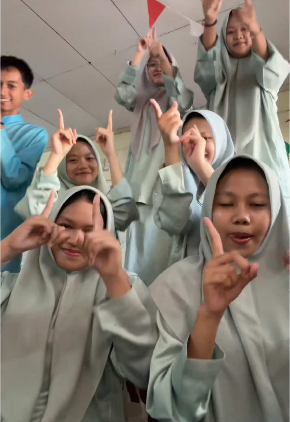 beda sendiri artinya kiper #med2 #agit #trend 