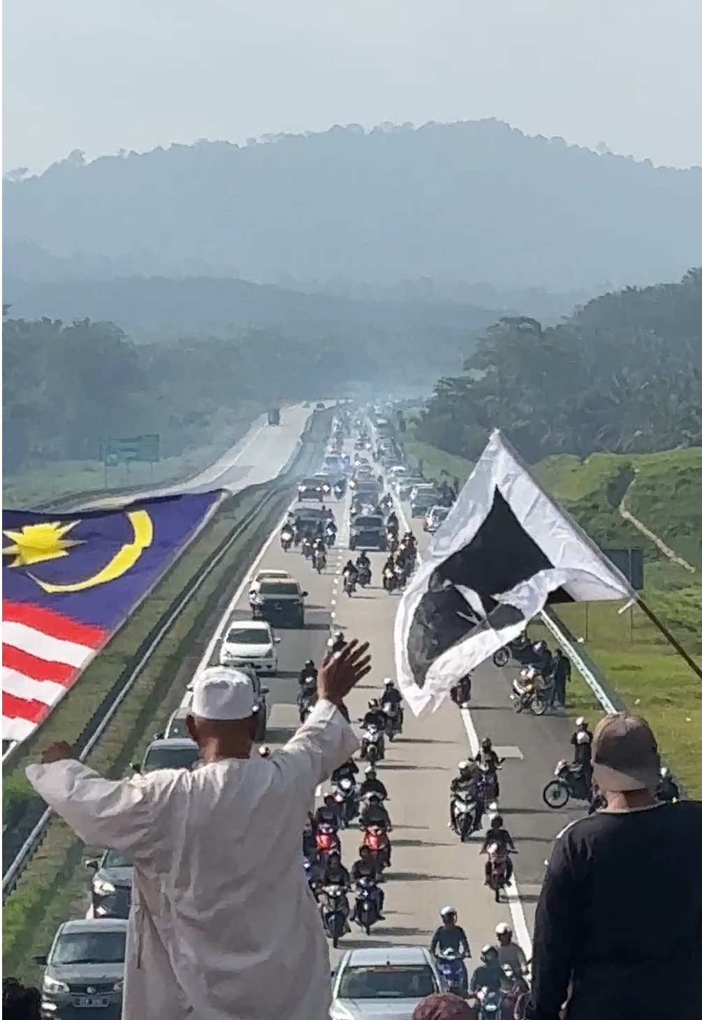 LPT BER2T. Selamat datang ke negeri Terengganu. Semoga semuanya datang dan pulang dengan selamat. Ingat orang yang tersayang. #rxz_members_official #rxzmember2025 #rxz7.0 #terengganu 
